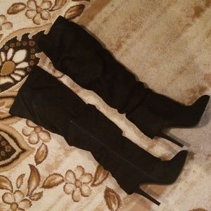 Nina Newyork knew high heel boots